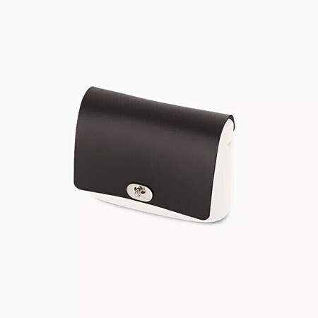 O bag pocket flap | black